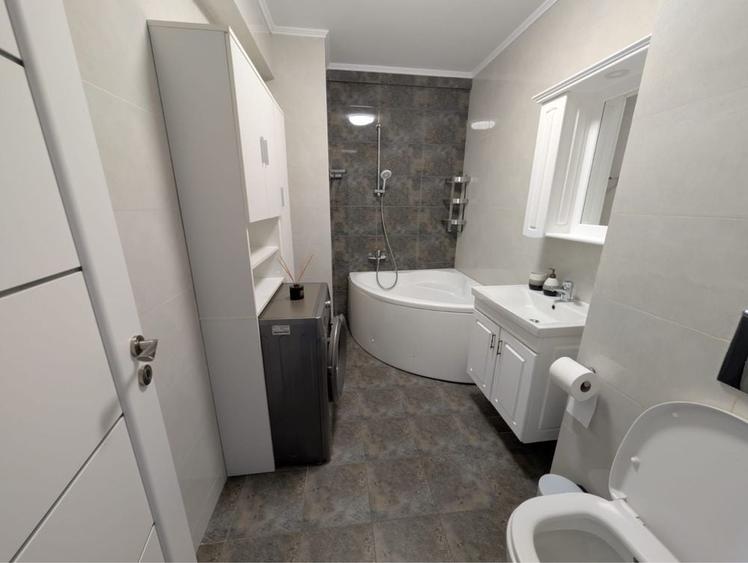 Apartament cu 2 camere semidecomandat în Est