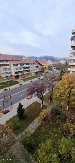 Apartament cu 3 camere în Traian