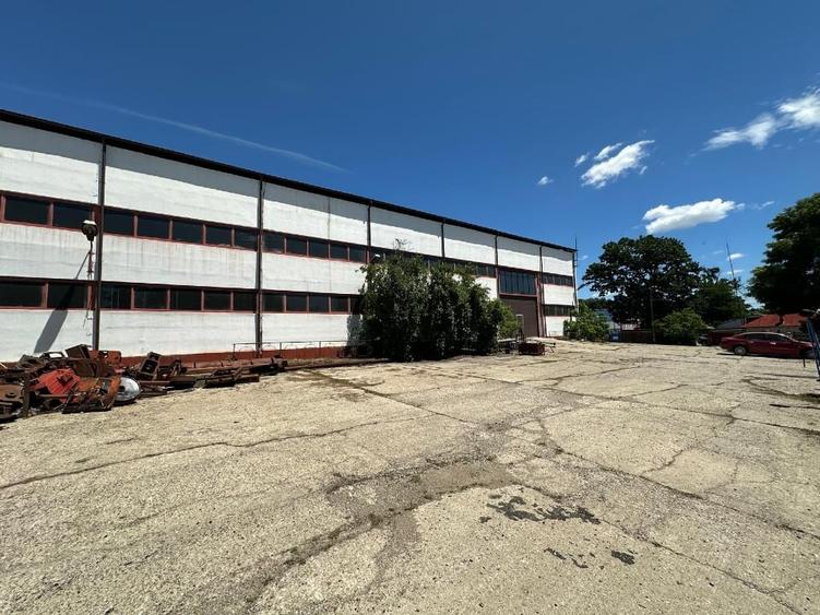 Spațiu industrial, de 1,200 mp, în Leordeni