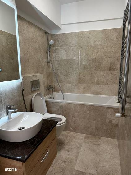 Apartament cu 3 camere decomandat în Breazu