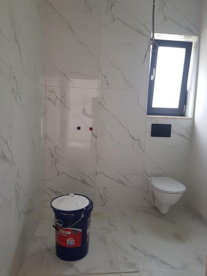Casă individuală cu 3 camere cu Teren 350 Mp în Uiasca