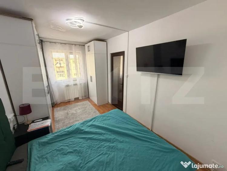 Apartament cu 2 camere semidecomandat în Craiovița Nouă