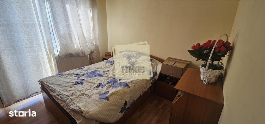 Apartament cu 3 camere semidecomandat în Terezian