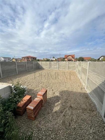Duplex cu 3 camere cu Teren 300 Mp în Moșnița Nouă