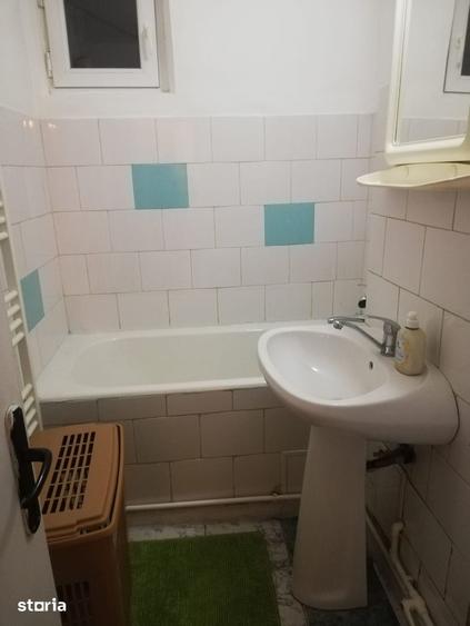 Apartament cu 3 camere decomandat în Piața Centrală