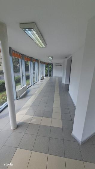 Spațiu comercial, de 90 mp, în Central