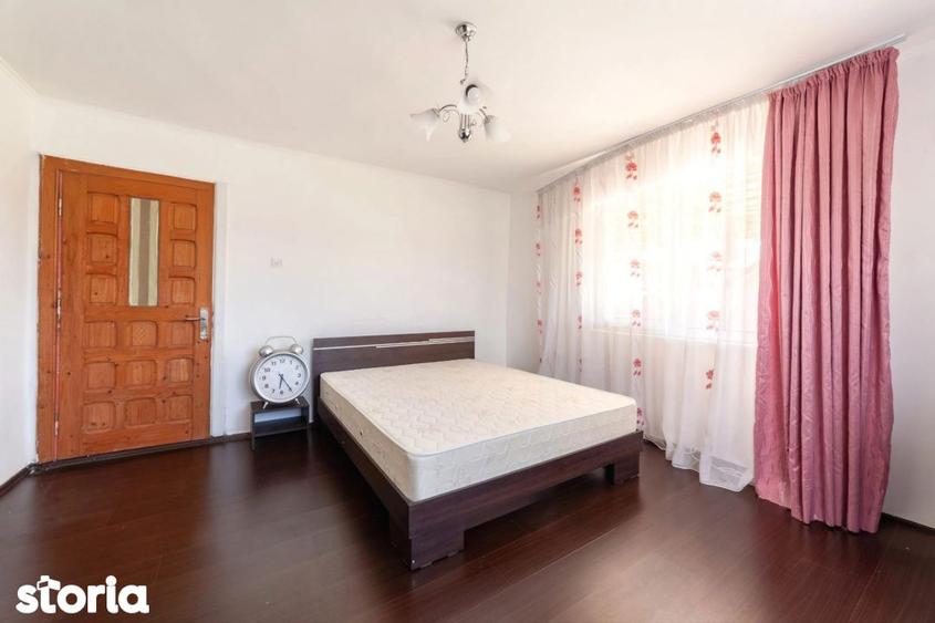 Casă cu 5 camere cu Garaj în Coșești