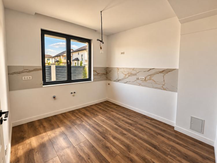 Casă cu 4 camere cu Piscina în Tunari