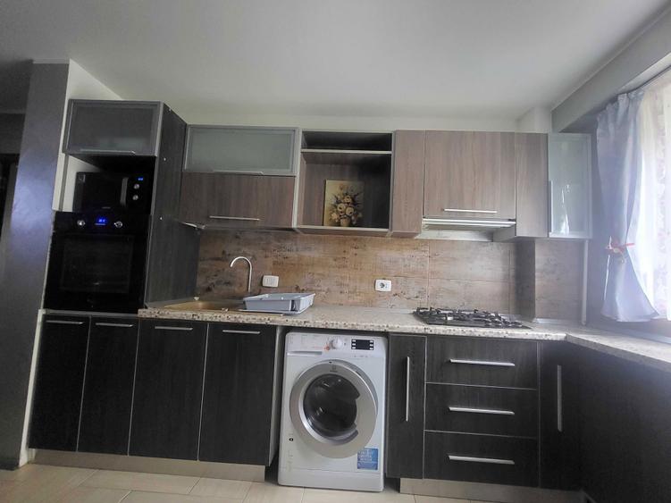 Garsonieră decomandată în Micro 21