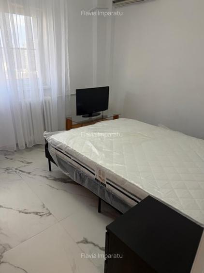 Apartament cu 3 camere decomandat, mobilat în Banu Manta