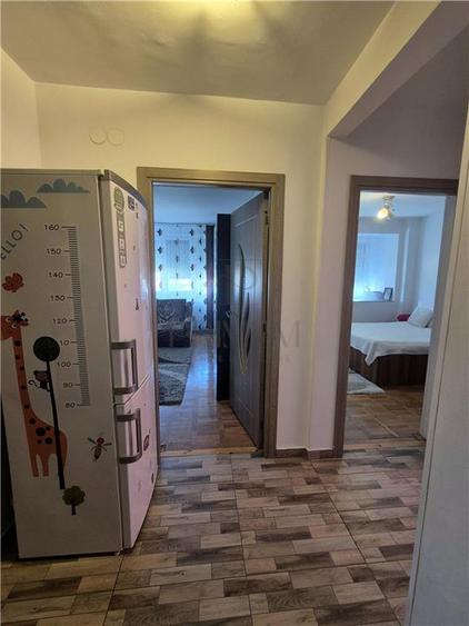 Apartament cu 2 camere decomandat, mobilat în Dâmbovița