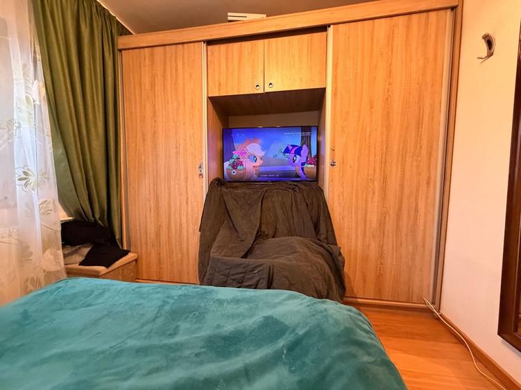 Apartament cu 3 camere decomandat în Crângași