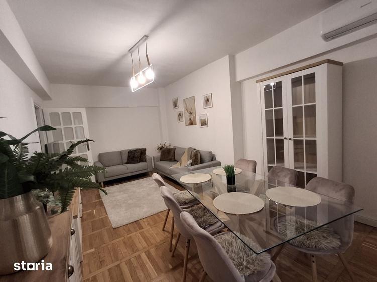 Apartament cu 3 camere decomandat, mobilat în Calea București