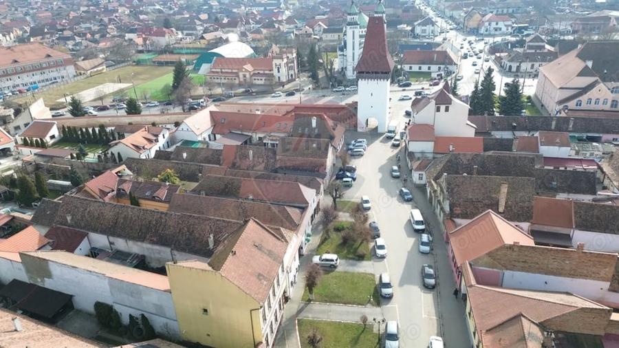 Casă cu 4 camere cu Teren 332 Mp în Ultracentral