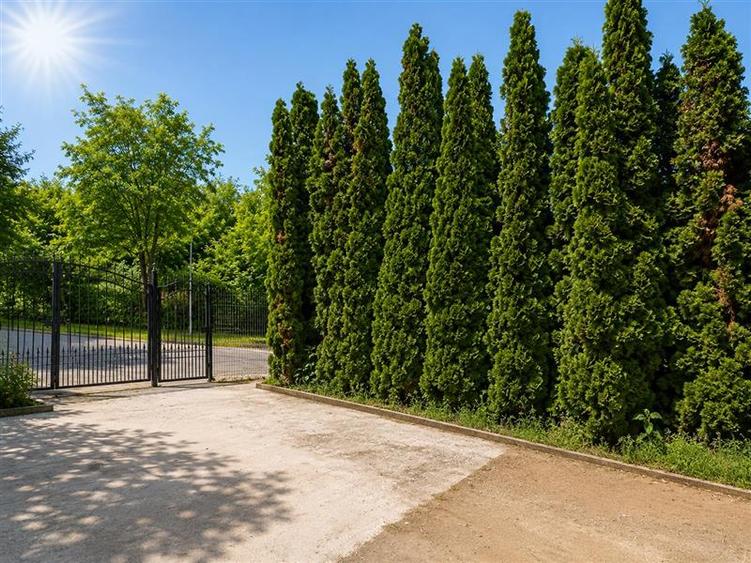 Apartament cu 3 camere decomandat în Drumul Poienii