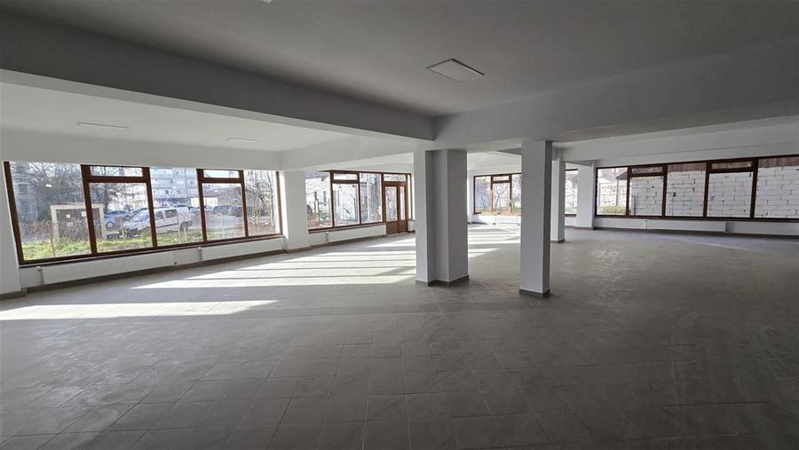 Spațiu comercial, de 757.59997558594 mp, în Burdujeni