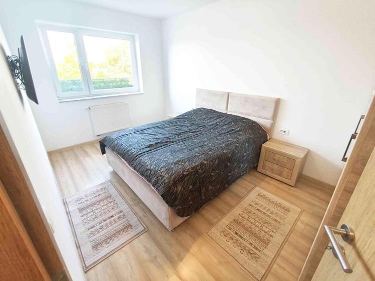 Apartament cu 2 camere decomandat în Tractorul
