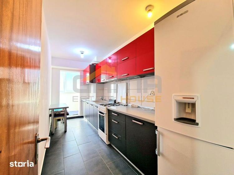 Apartament cu 3 camere decomandat în Polivalentă