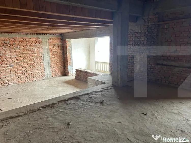 Casă cu 7 camere cu Teren 900 Mp în Dorohoi