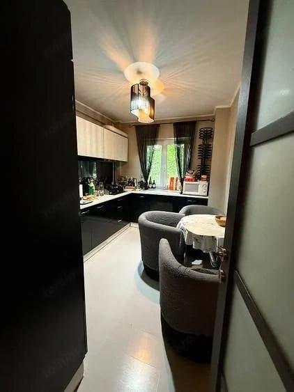 Apartament cu 3 camere decomandat în Dristor