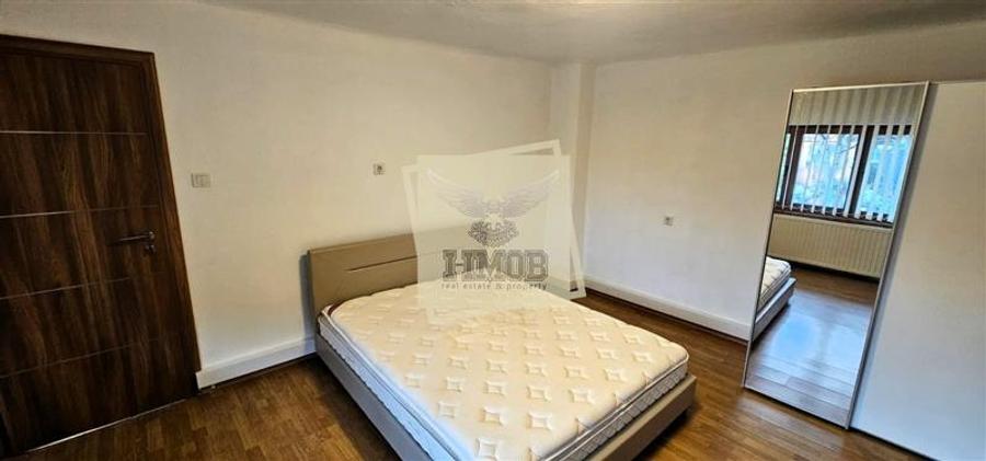 Casă individuală cu 5 camere cu Teren 336 Mp în Piața Cluj