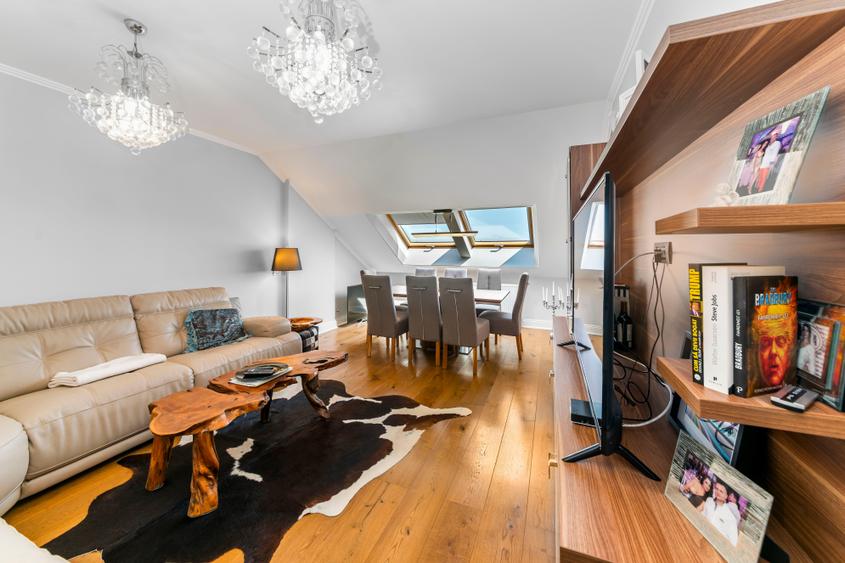 Apartament cu 5 camere decomandat, mobilat în Bucureștii Noi