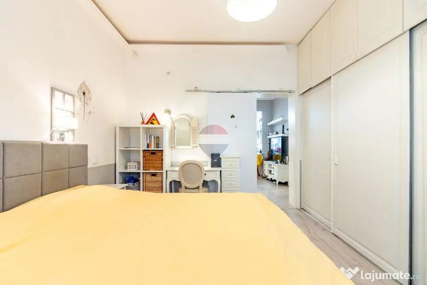 Apartament cu 4 camere semidecomandat în Turda