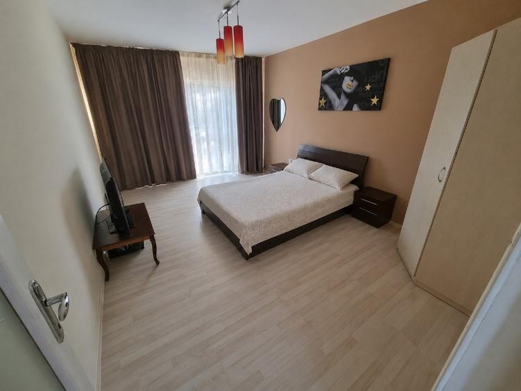 Casă individuală cu 5 camere cu Canalizare în Cristian