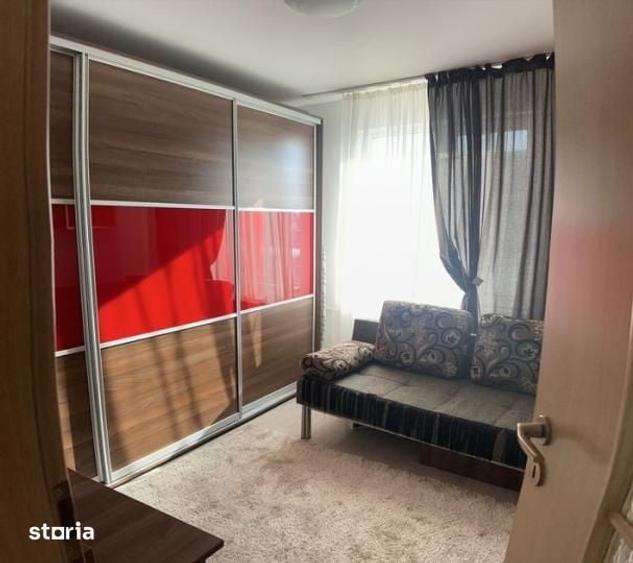 Apartament cu 4 camere semidecomandat în Berceni