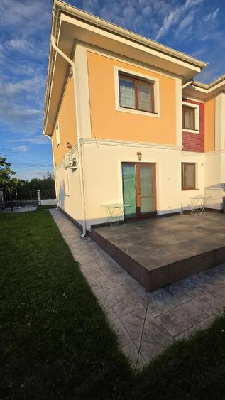 Casă cu 5 camere cu Teren 250 Mp în Săcălaz