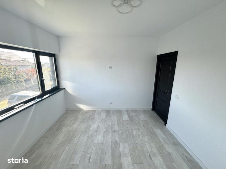 Casă cu 4 camere în Breazu