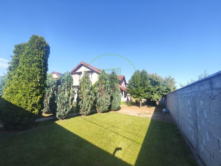 Casă individuală cu 4 camere cu Teren 500 Mp în Malu Mare