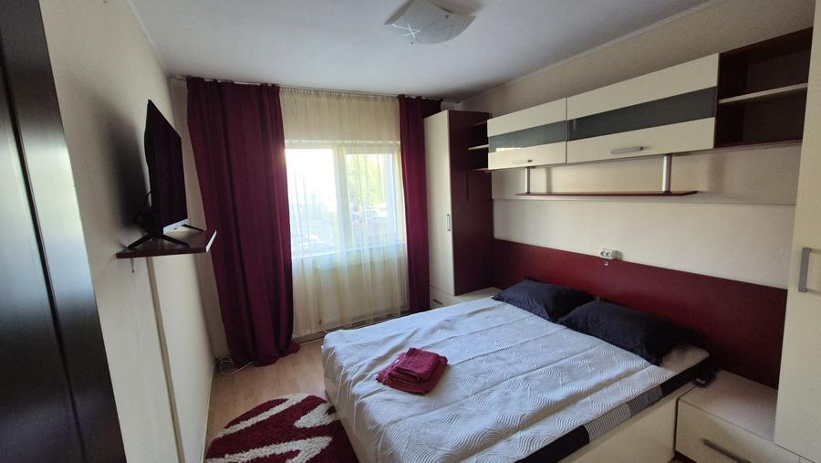 Apartament cu 3 camere decomandat în Nufărul