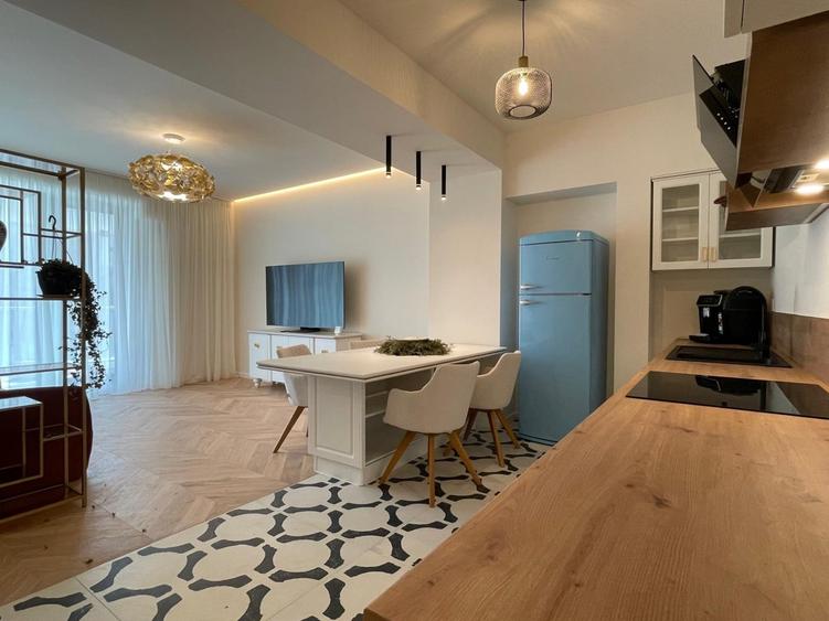 Apartament cu 2 camere decomandat, mobilat în Tomis Nord
