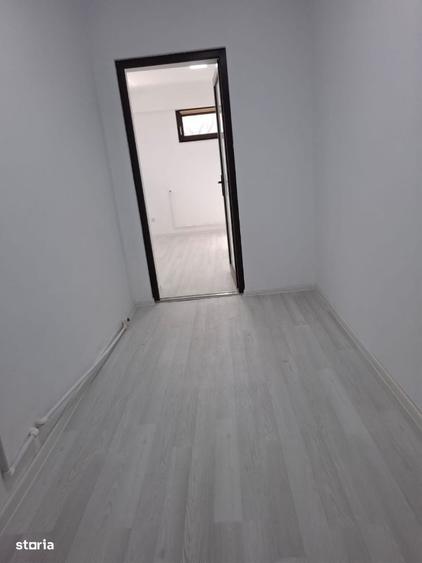 Apartament cu 4 camere decomandat în Mangalia