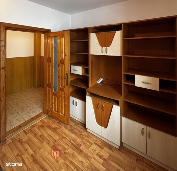 Apartament cu 3 camere semidecomandat în Fălticeni