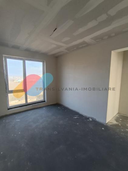 Duplex cu 4 camere cu Canalizare în Chinteni