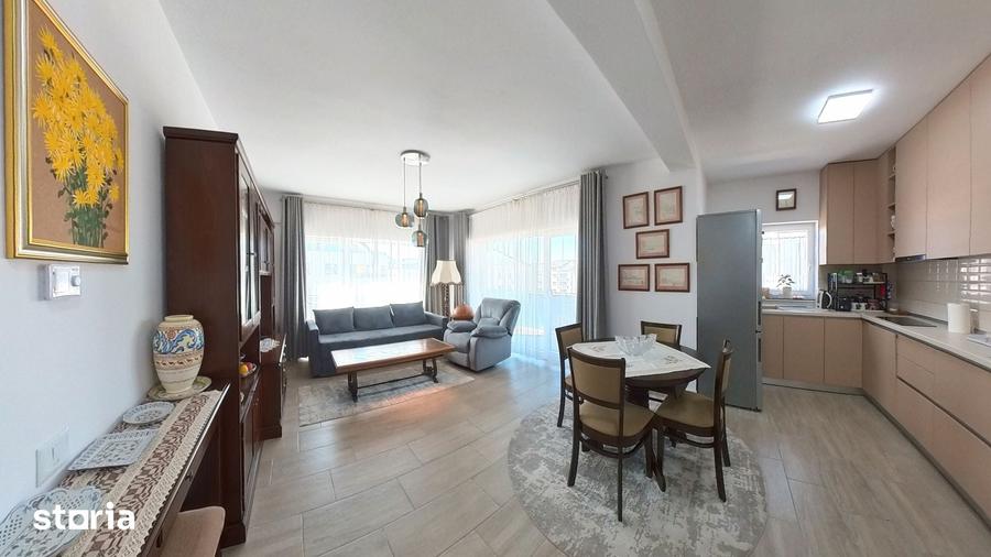 Apartament cu 3 camere în Tractorul