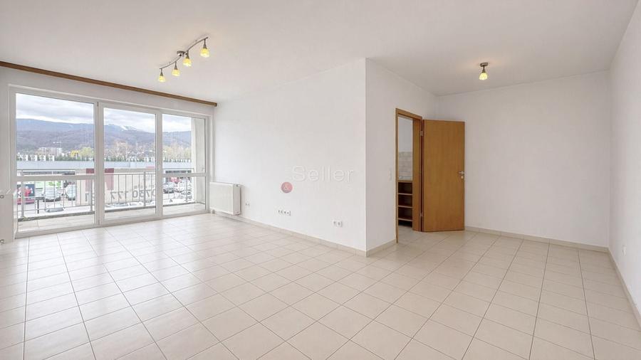Apartament cu 3 camere decomandat în Avantgarden