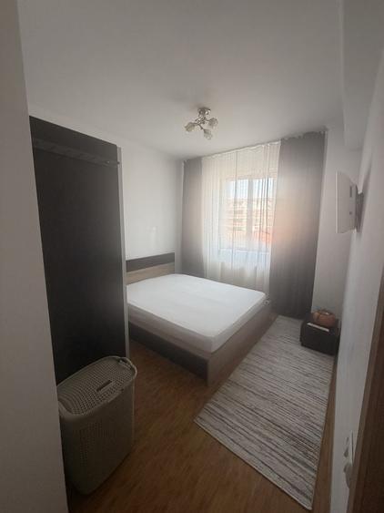 Apartament cu 3 camere decomandat în Găvana
