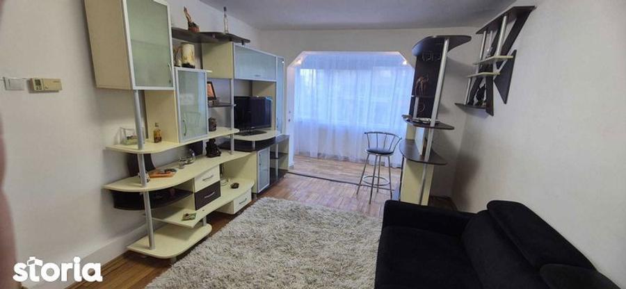 Apartament cu 3 camere semidecomandat, mobilat în Șagului