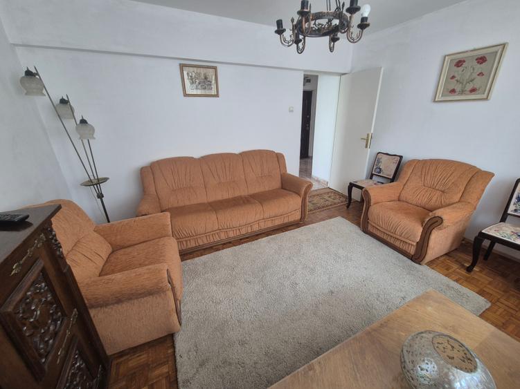 Apartament cu 2 camere decomandat în Sala Palatului