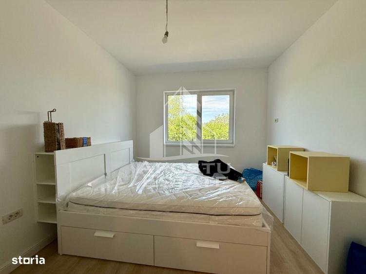 Apartament cu 3 camere în Plopi