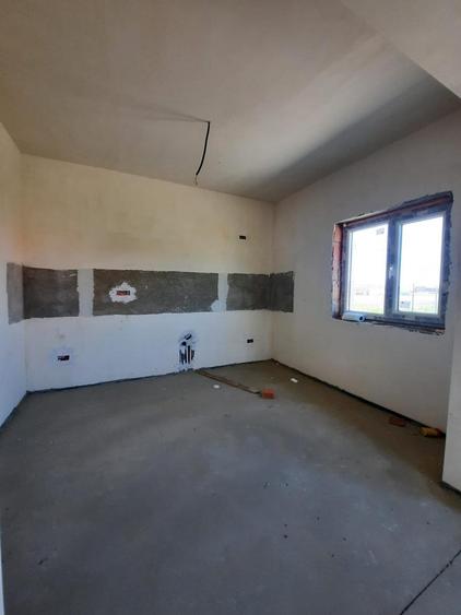 Casă individuală cu 4 camere cu Teren 400 Mp în Săbăreni