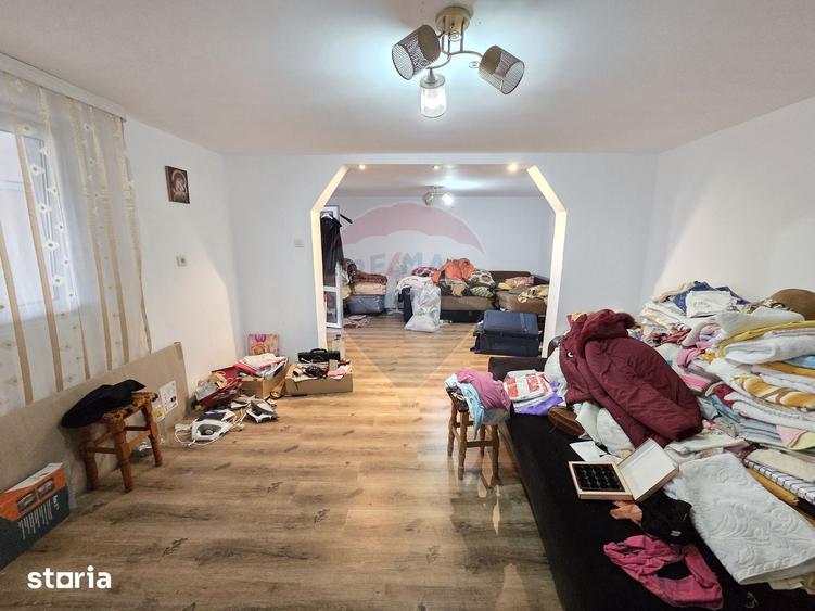 Casă cu 3 camere cu Teren 1000 Mp în Țifești