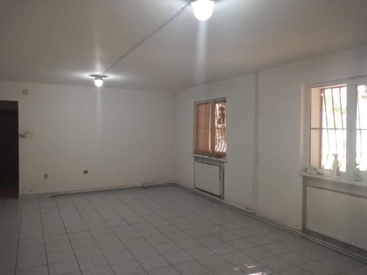 Spațiu comercial, de 50 mp, în Central