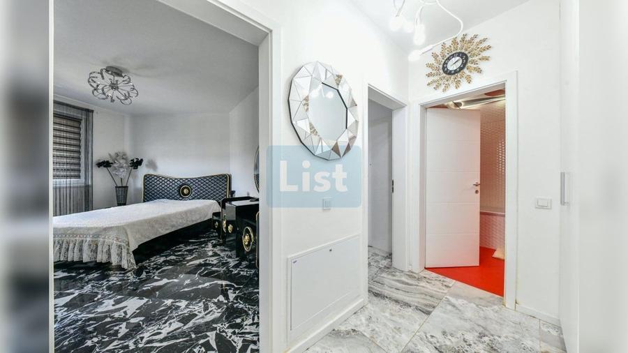 Apartament cu 3 camere semidecomandat, mobilat în Florești