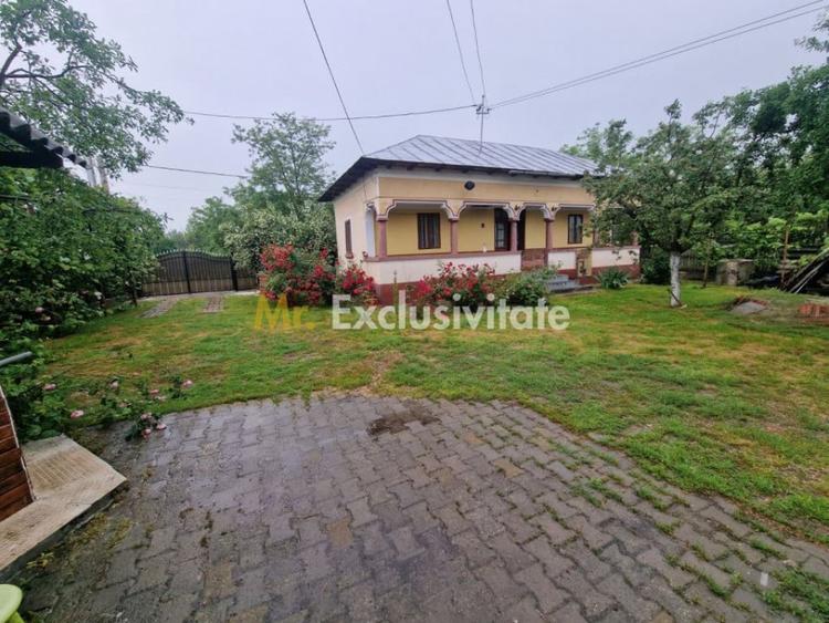 Casă cu 3 camere cu Teren 2100 Mp în Lunca