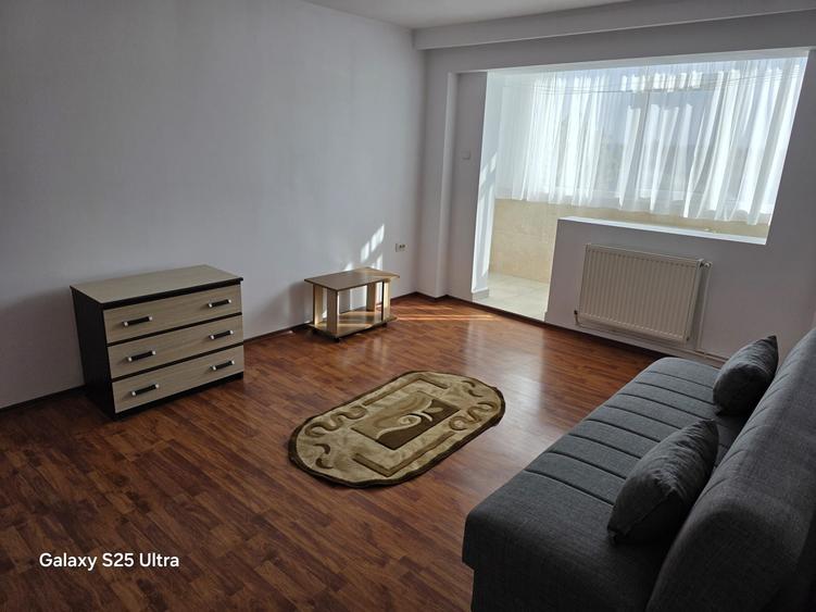 Apartament cu 3 camere decomandat în Vărsătura
