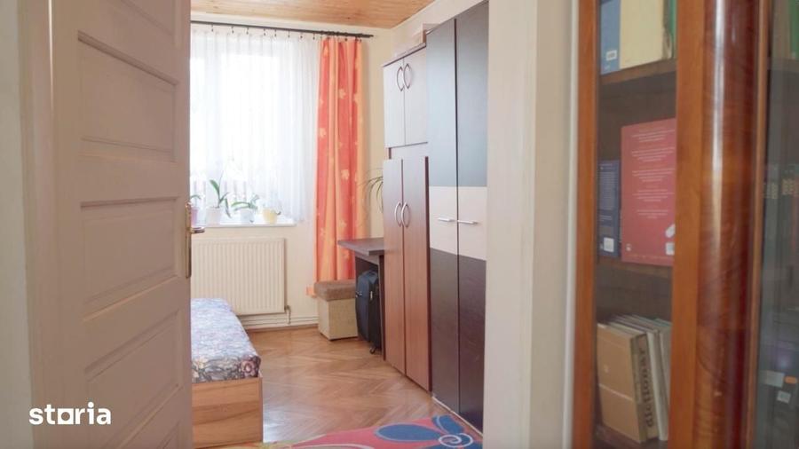 Casă cu 7 camere cu Teren 431 Mp în Reșița